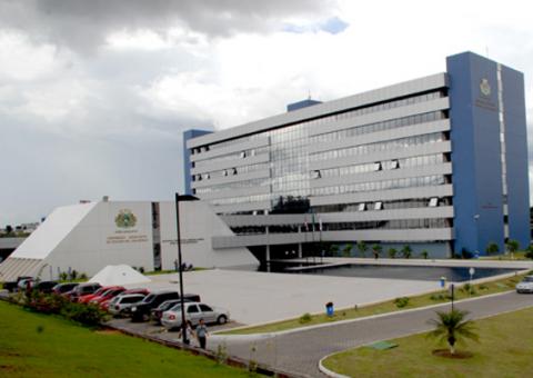 Deputados exigem que mesa diretora se manifeste sobre superfaturamento do edifício-garagem